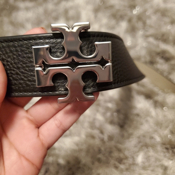 Tory Burch Accessories - NWOT Tory Burch Reversible Logo Belt